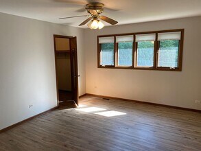 17 S Oak Ave in Westmont, IL - Building Photo - Building Photo