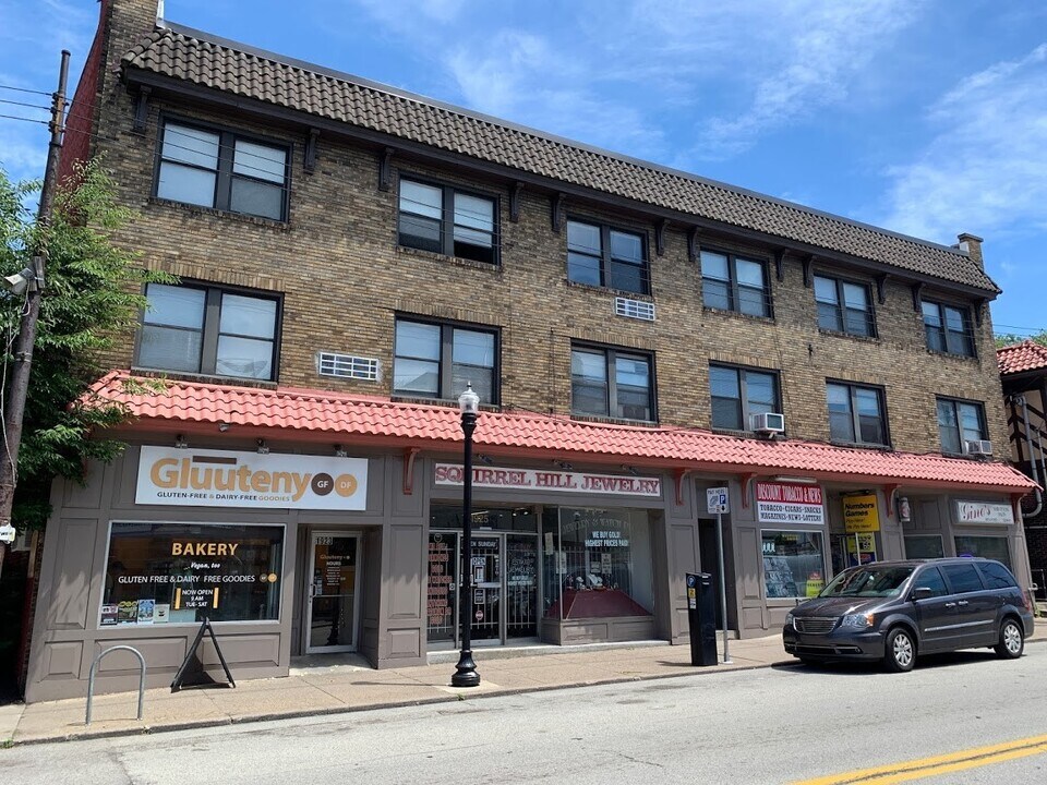 1927 Murray Ave in Pittsburgh, PA - Building Photo