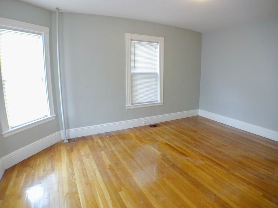 18 Dorset St in Boston, MA - Building Photo