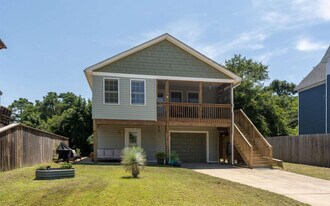 102 Craigy Ct in Kill Devil Hills, NC - Building Photo