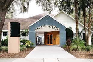 42N in Tampa, FL - Building Photo