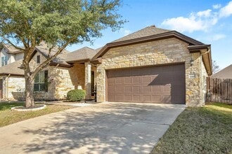 1810 Manada Trail in Leander, TX - Foto de edificio - Building Photo