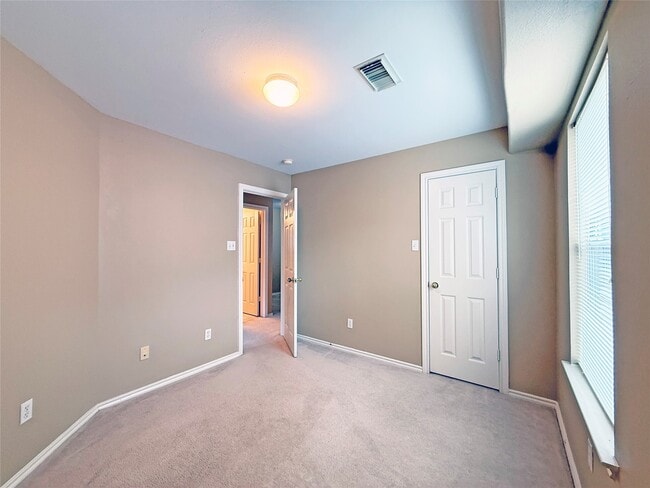 property at 63 Ledgestone Pl