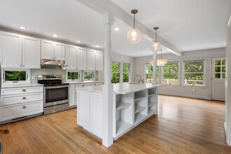 19 Sherwood Dr in Westport, CT - Building Photo - Building Photo