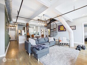 2221 N Lister Ave in Chicago, IL - Building Photo - Building Photo