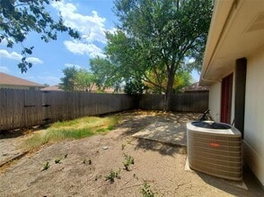 2022 Chalfont Dr in Carrollton, TX - Building Photo - Building Photo