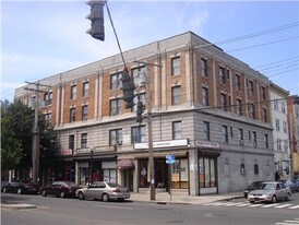 2260 Fairfield Ave in Bridgeport, CT - Building Photo