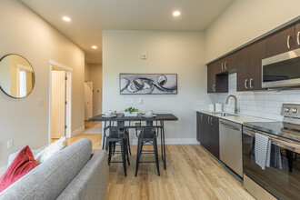 Beautiful Brookside Apartments! in Gresham, OR - Building Photo - Interior Photo