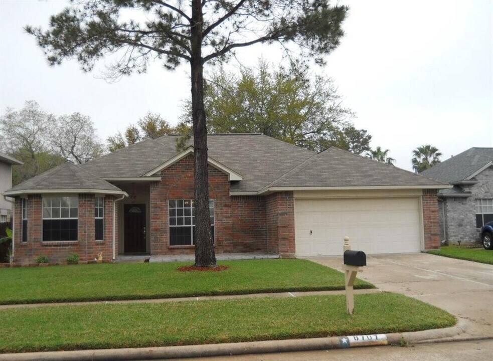8707 Orchard Ln in La Porte, TX - Foto de edificio