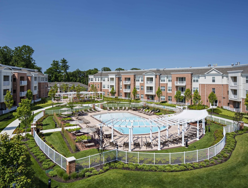 Highlands at Hilltop in Verona, NJ - Building Photo