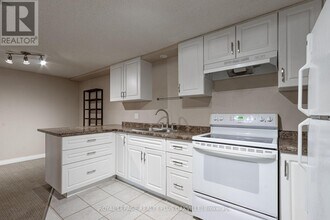 415 Norrie Crescent in Burlington, ON - Building Photo - Building Photo