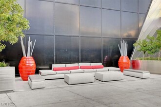 3722 S Las Vegas Blvd in Las Vegas, NV - Foto de edificio - Building Photo