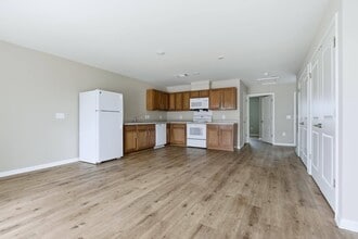 Carmichael Commons in Madison, GA - Building Photo - Building Photo