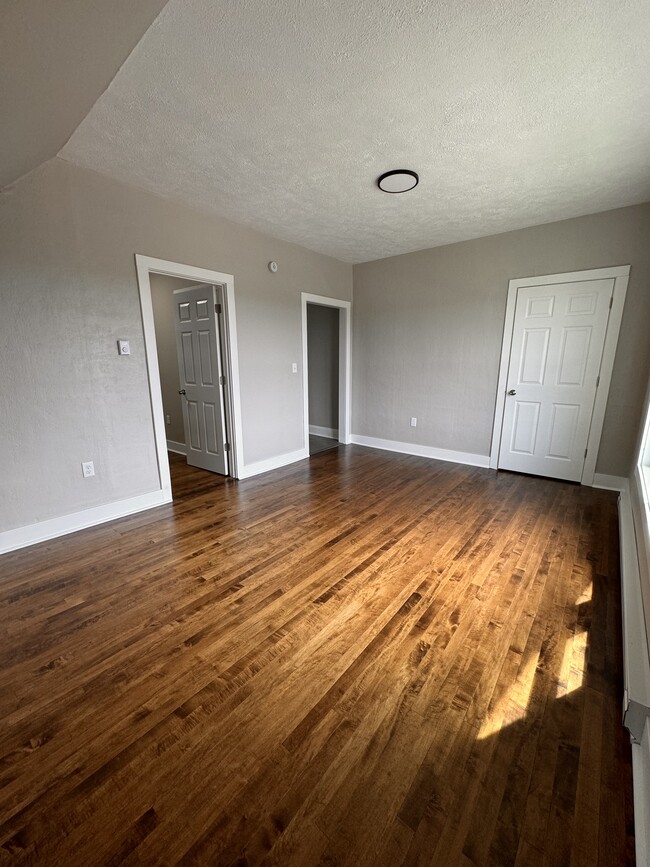 502 W Bluff St, Unit 502 W Bluff Upstairs in Marquette, MI - Foto de edificio - Building Photo