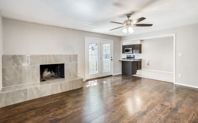 5605 Twitty St in The Colony, TX - Building Photo - Building Photo