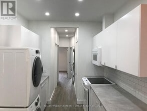 344 Bartlett Ave N in Toronto, ON - Building Photo - Building Photo