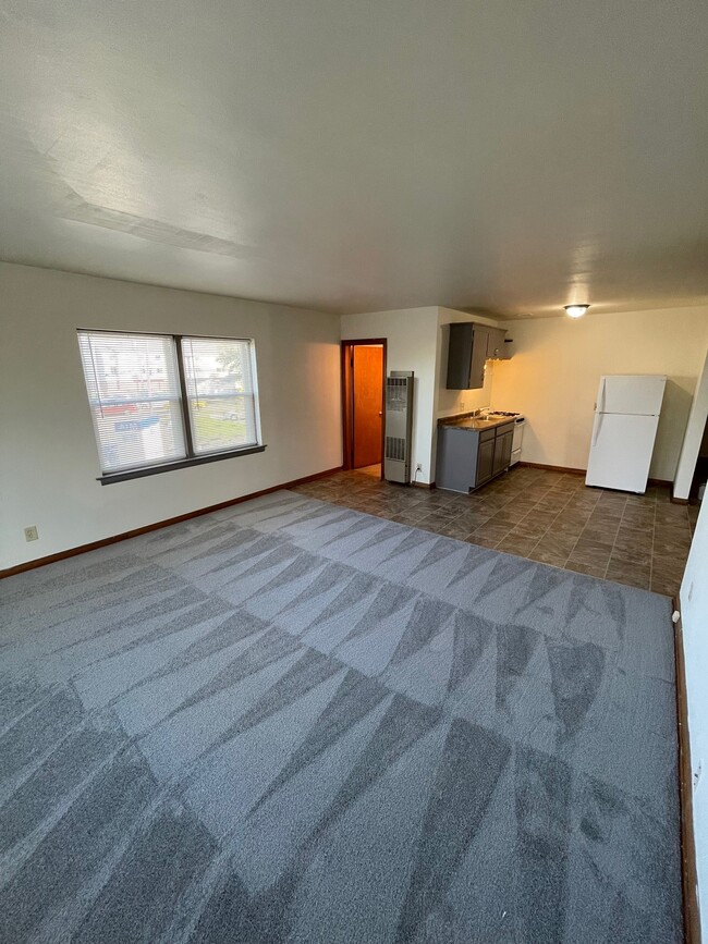 4611 W National Ave in Milwaukee, WI - Foto de edificio - Building Photo