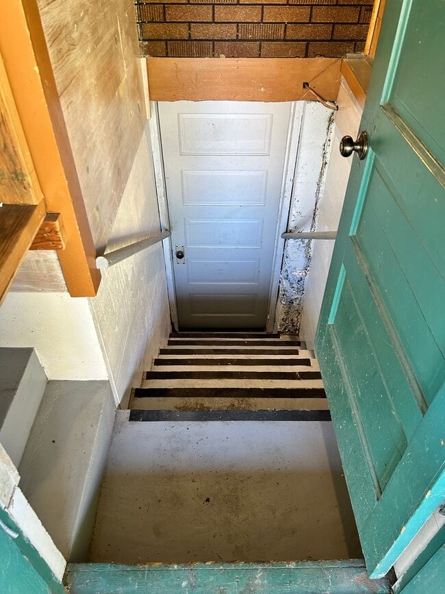 1407 X Ave in La Grande, OR - Foto de edificio - Building Photo