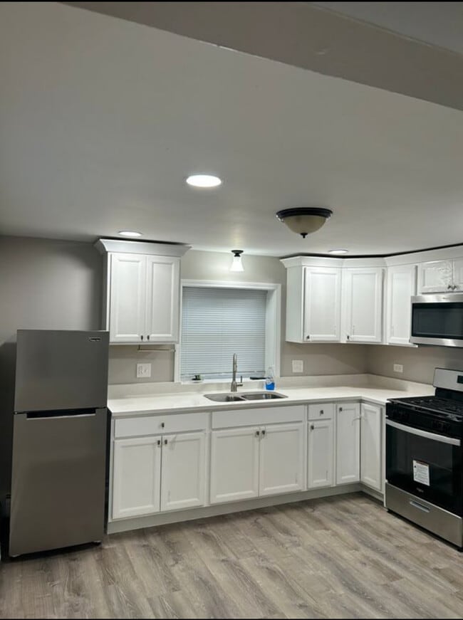 1039 David Dr, Unit 1E in Bensenville, IL - Building Photo - Building Photo