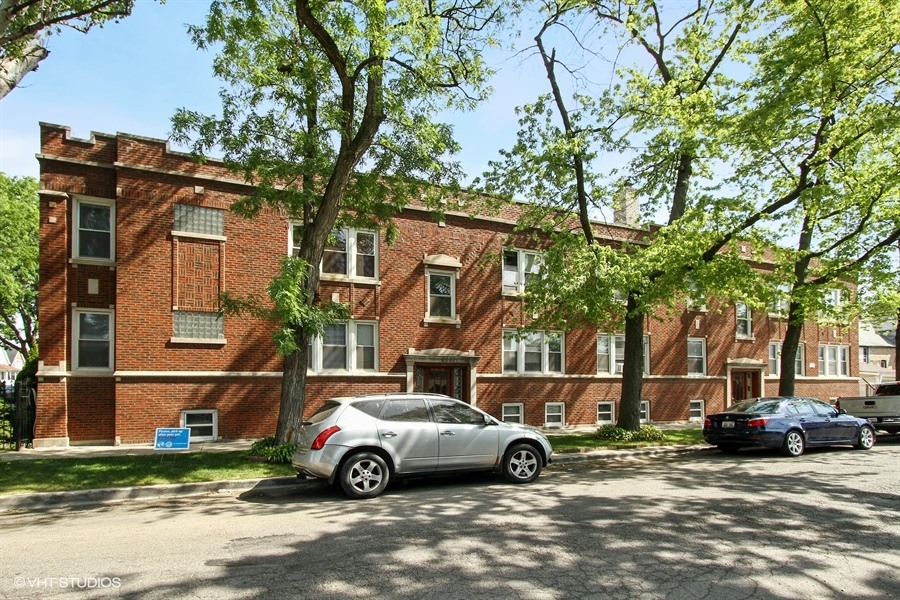 4150 W Belden St in Chicago, IL - Building Photo