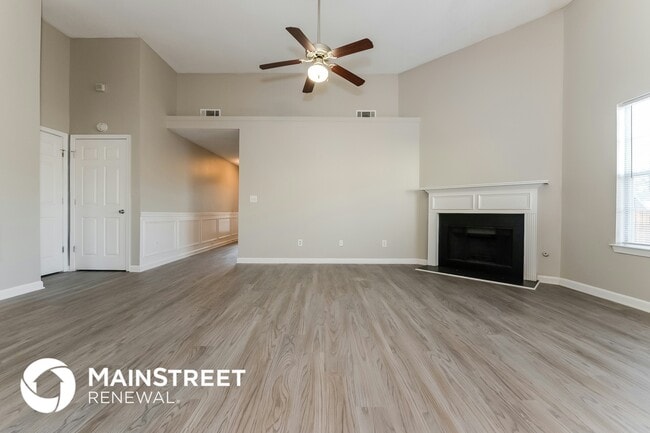 5754 Star Flower Dr in Ellenwood, GA - Foto de edificio - Building Photo