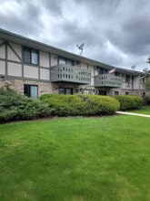 Parkway West Apartment Homes in Milwaukee, WI - Building Photo - Building Photo