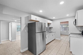 308 38th St S in St. Petersburg, FL - Building Photo - Building Photo