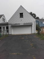 35 Major Andre Dr in Stony Point, NY - Building Photo