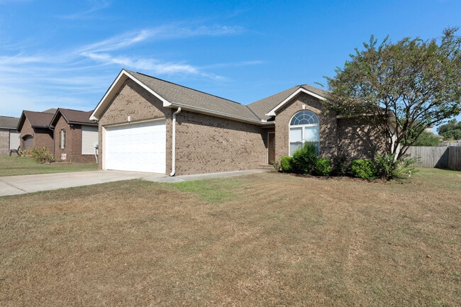472 Prairie Field Dr in Tuscaloosa, AL - Building Photo - Building Photo