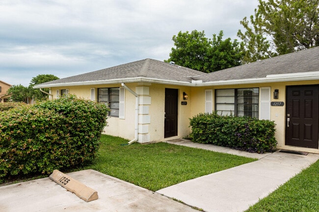 1253 White Pine Dr