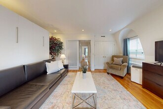 1 Harvard Square, Unit SI FL2-ID1238108P in Brookline, MA - Foto de edificio - Building Photo