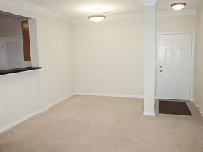 4860 Eisenhower Ave in Alexandria, VA - Building Photo - Building Photo