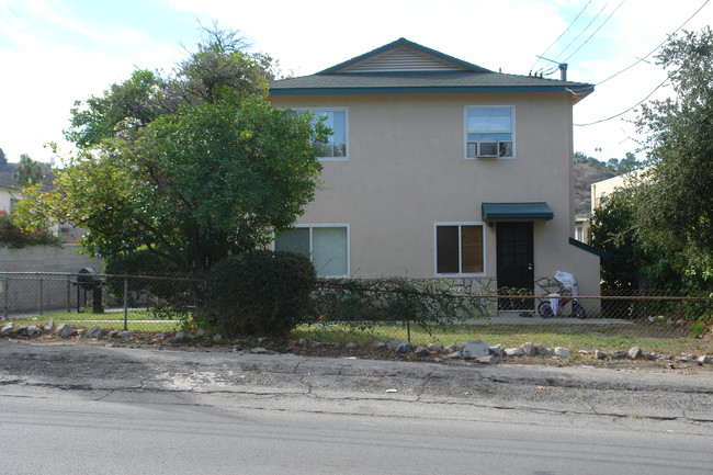 10091 Tujunga Canyon Blvd in Tujunga, CA - Building Photo - Building Photo