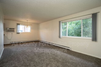 1434 S Dotsero Dr in Loveland, CO - Building Photo - Building Photo