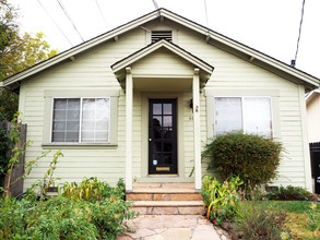 445 2nd St W in Sonoma, CA - Foto de edificio - Building Photo