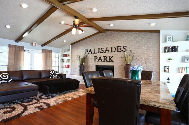 Palisades Park Apartments in Universal City, TX - Building Photo - Building Photo