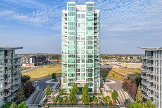 Central Tower Apartments in Edmonton, AB - Building Photo - Building Photo