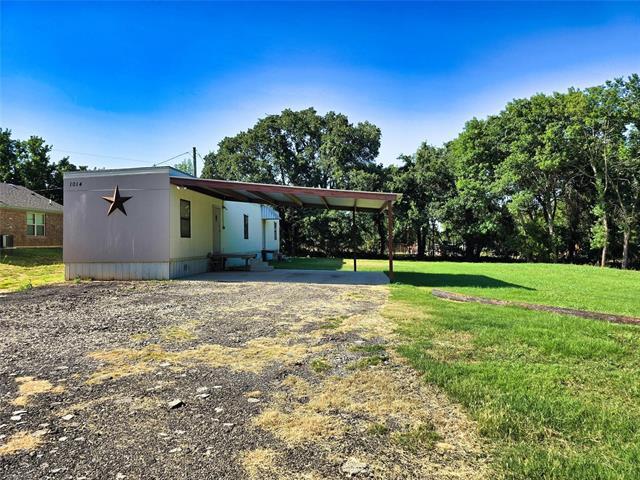 1014 E 3rd St in Weatherford, TX - Building Photo - Building Photo