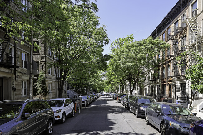 517 West 150th Street in New York, NY - Foto de edificio - Building Photo