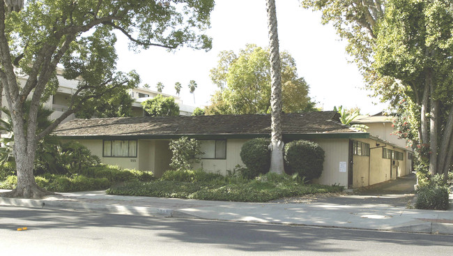 555 S Los Robles Ave in Pasadena, CA - Foto de edificio - Building Photo