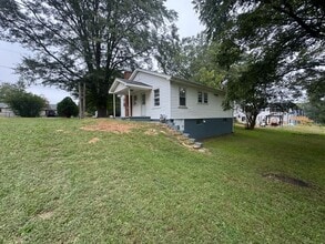 109 Hillcrest Dr in Bessemer City, NC - Building Photo - Building Photo
