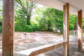 105 N Summit St, Unit A in Greenville, NC - Building Photo - Building Photo