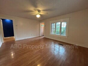 604 E Huntsville Rd in Fayetteville, AR - Building Photo - Building Photo