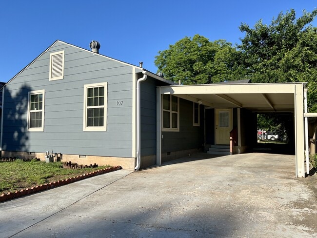 property at 107 N Gillette Ave