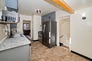 129 Irene St in Neenah, WI - Building Photo