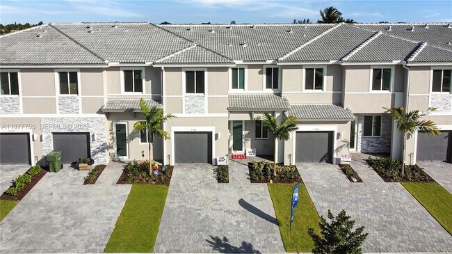 1381 SE 7th Ter in Homestead, FL - Building Photo - Building Photo