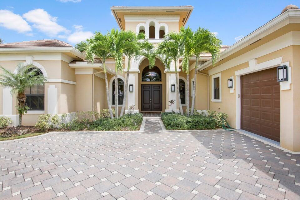 18337 SE Old Trail Dr W in Jupiter, FL - Foto de edificio