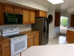 580 N Kalaheo Ave in Kailua, HI - Building Photo - Building Photo