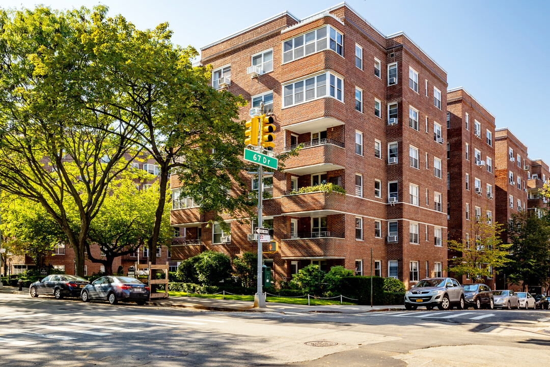 The Grover Clevland in Flushing, NY - Building Photo