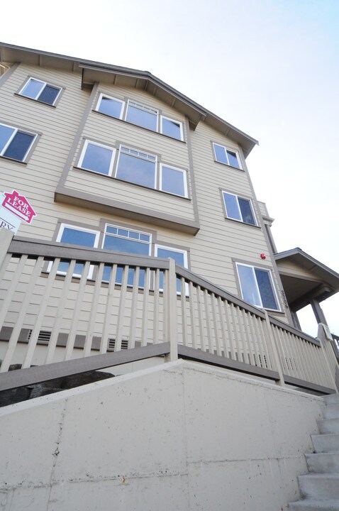 3706 Rucker Ave in Everett, WA - Building Photo